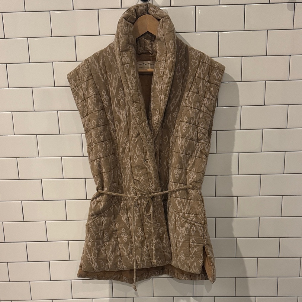 We The Free Tan Quilted Women's Vest - Picture 2 of 12